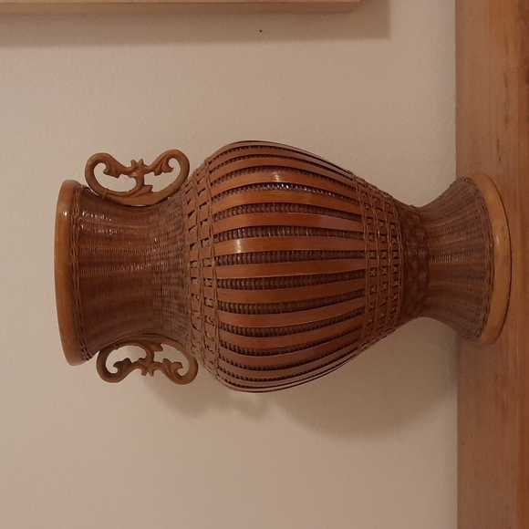 Other - Wicker vase